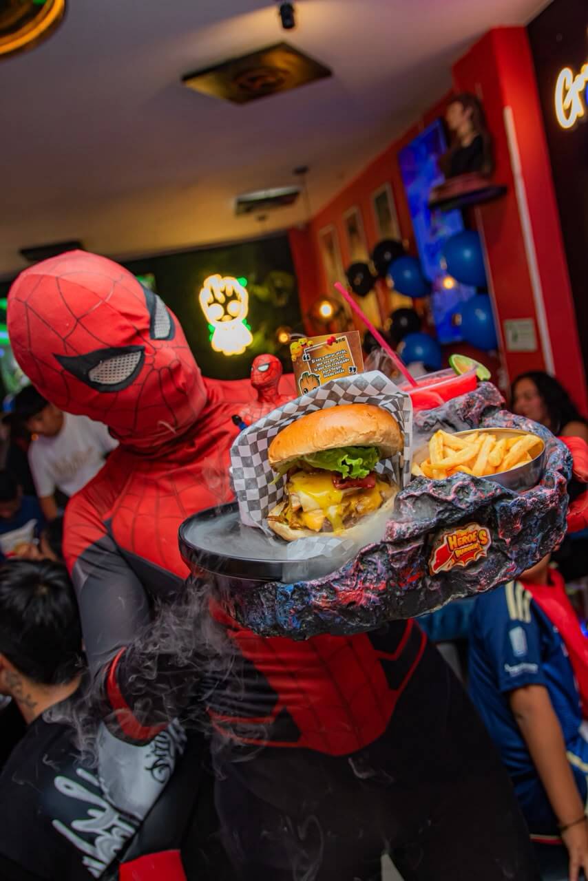 Celebración infantil en Héroes Burger